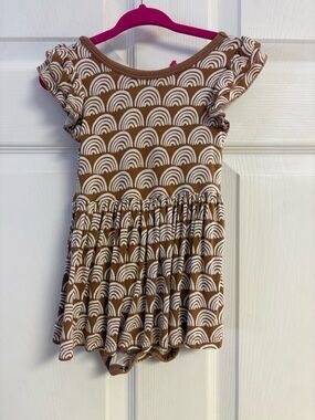 Little Sleepies Brown and White Rainbow Print Flutter Sleeve Dress bamboo 12/18